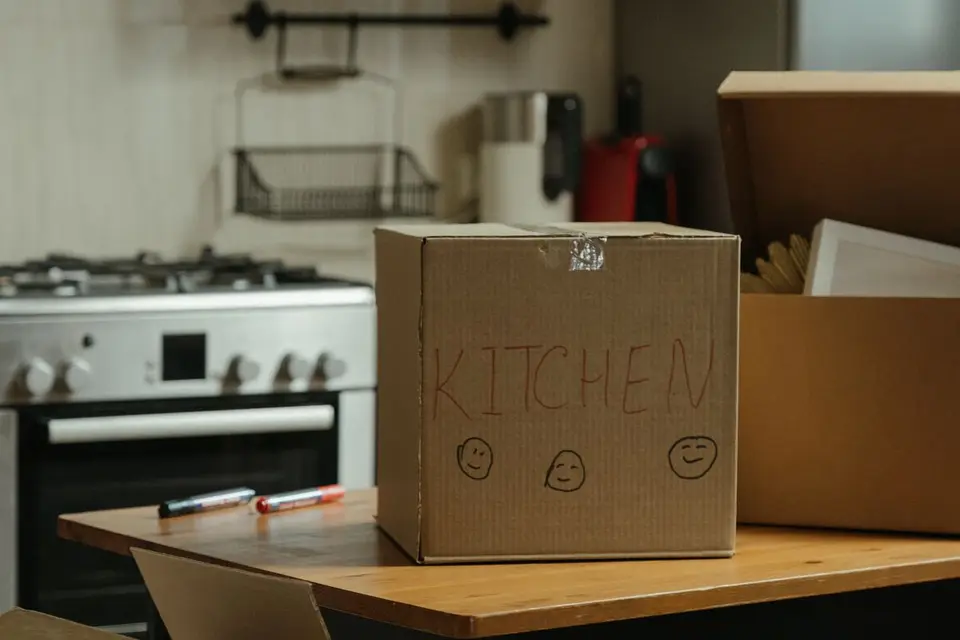 Qué necesitas para equipar tu primera cocina
