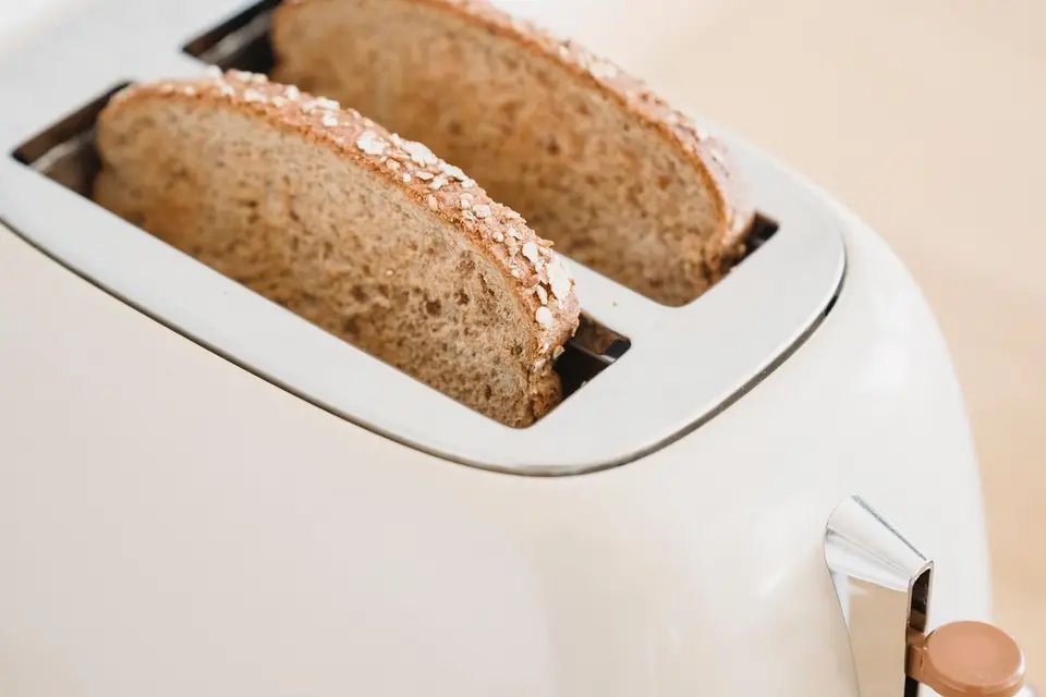 Tostadora de 2 o 4 ranuras: cuál elegir para tu casa